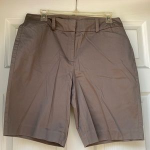Women’s Ann Taylor Bermuda Shorts. Size 8 “Curvy”. Used, in good condition.